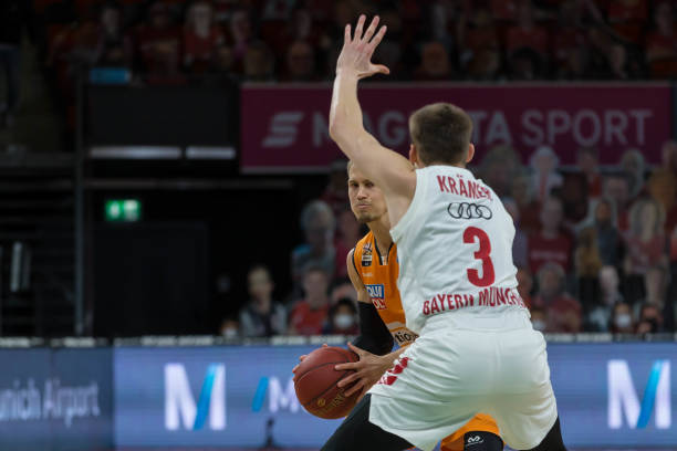 反击中发起 反击中发起