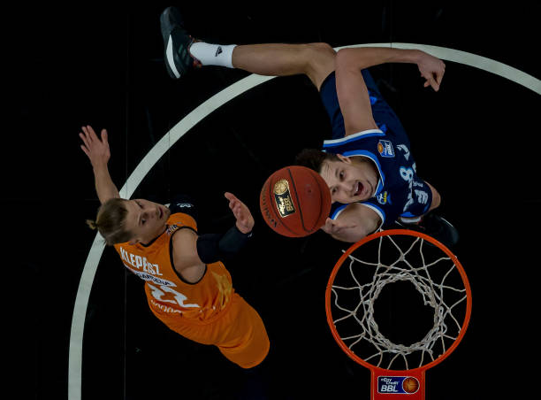 锋并不多见 锋并不多见